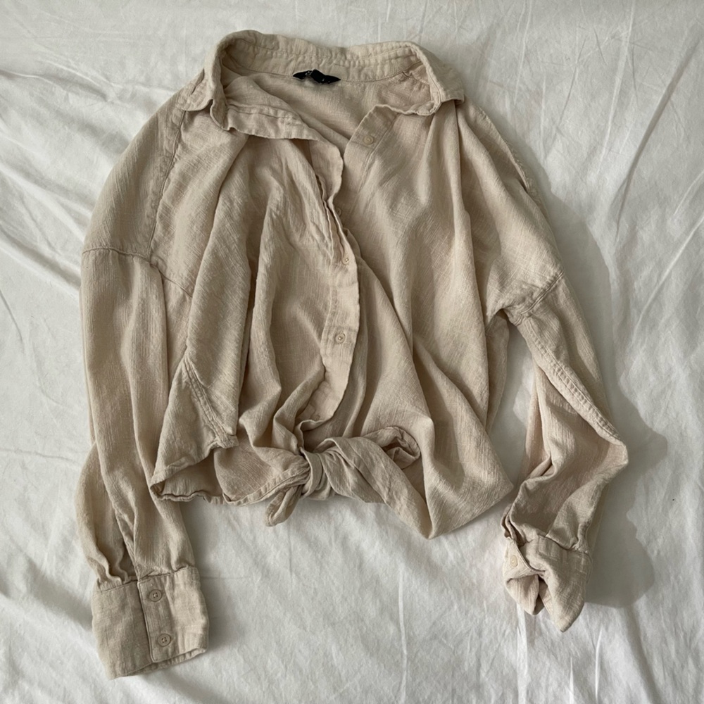 Express Light Beige Button-Front Tie Hem Women's Top size small